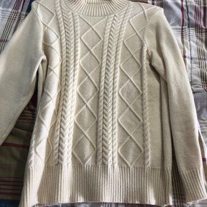 Women's white long-sleeved sweater